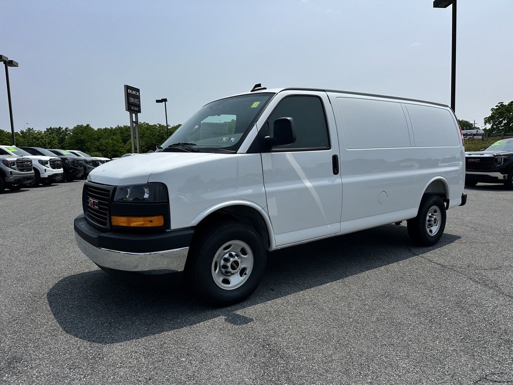 2025 Gmc Savana Cargo 2500 photo 2