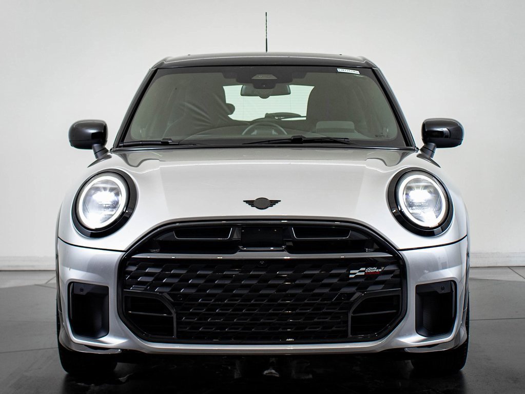 2026 Mini Cooper 4 Door Hardtop Iconic photo 2