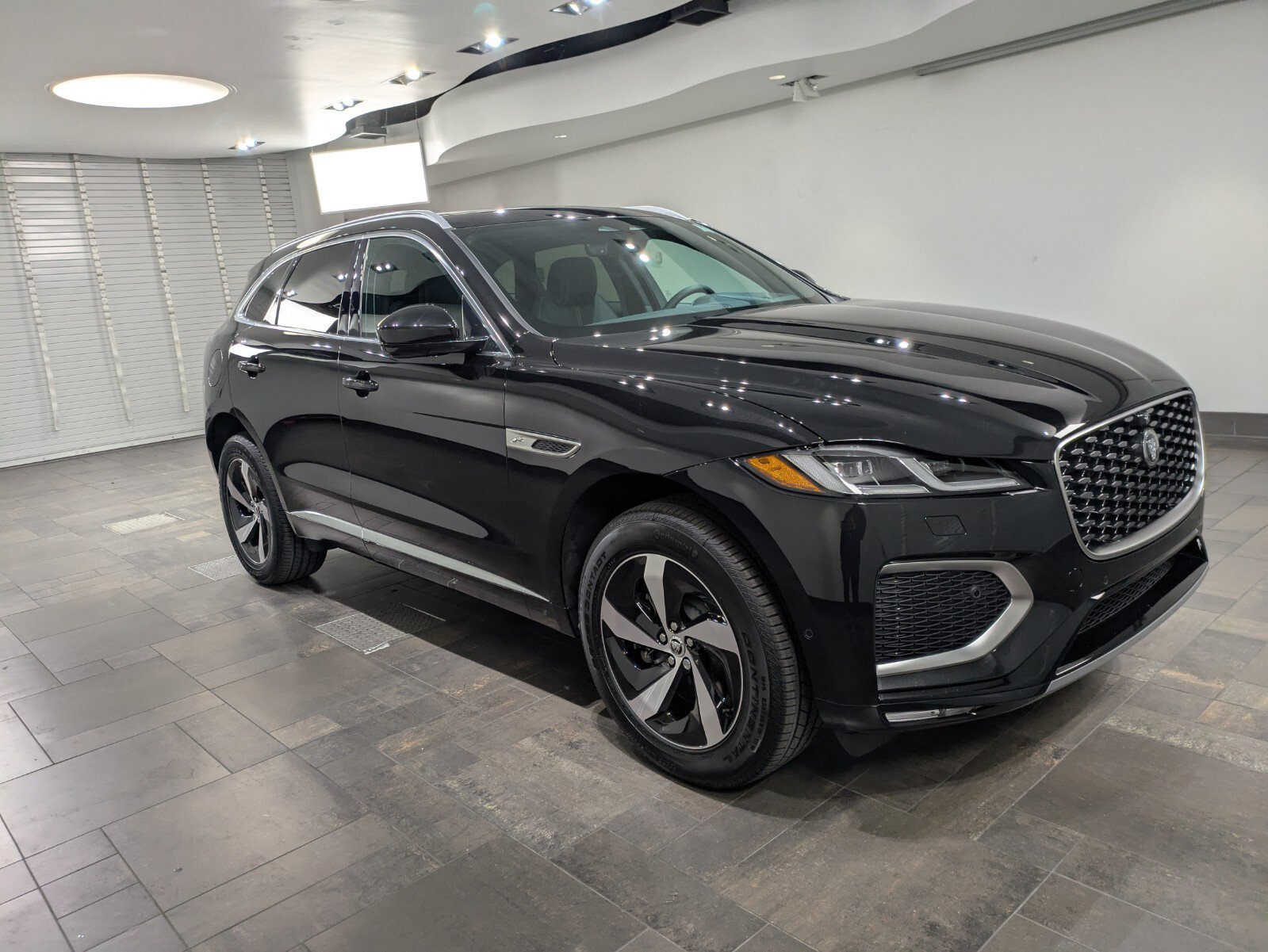 2026 Jaguar F-PACE P250 R-Dynamic S photo 28