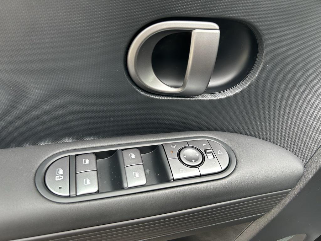 2025 Hyundai Ioniq 5 SEL photo 11