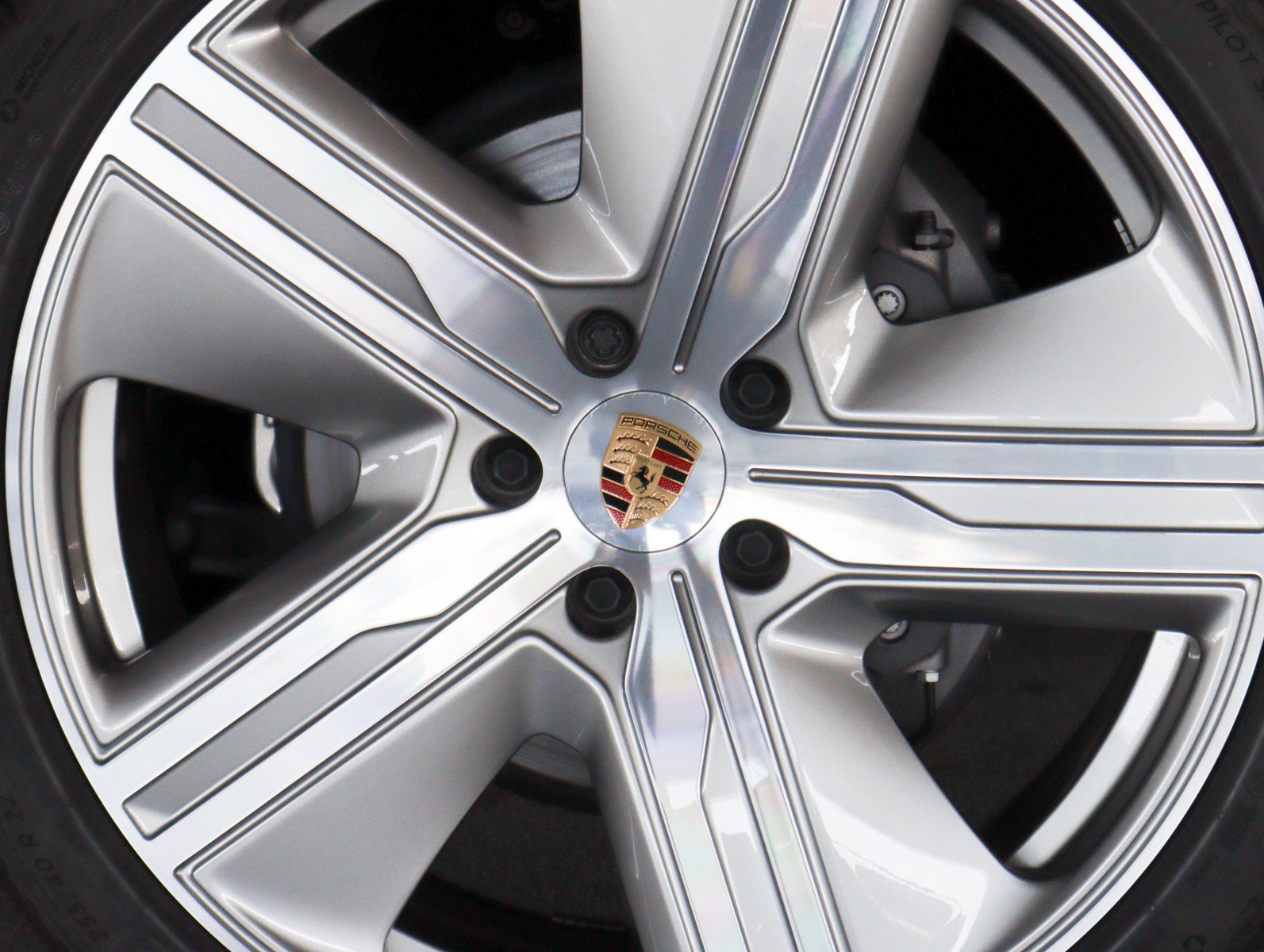 2024 Porsche Macan Electric 4 photo 13