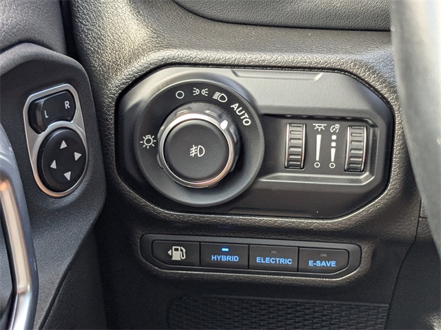 2021 Jeep Wrangler Unlimited Sahara 4xe photo 25