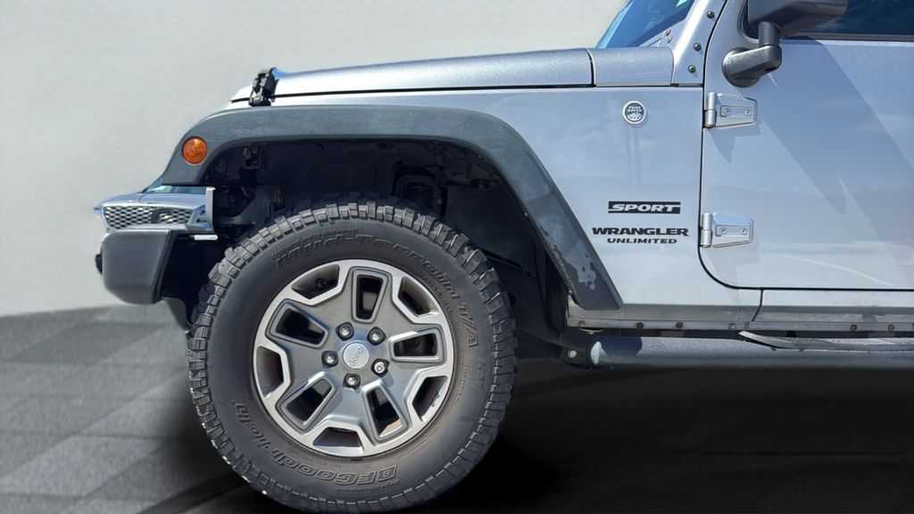 2016 Jeep Wrangler Unlimited Sport photo 16