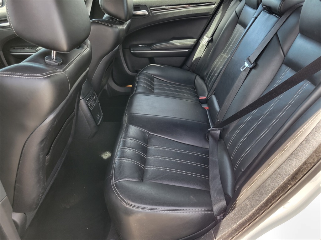 2021 Chrysler 300 S photo 11