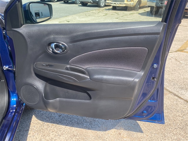 2019 Nissan Versa 1.6 SV photo 10