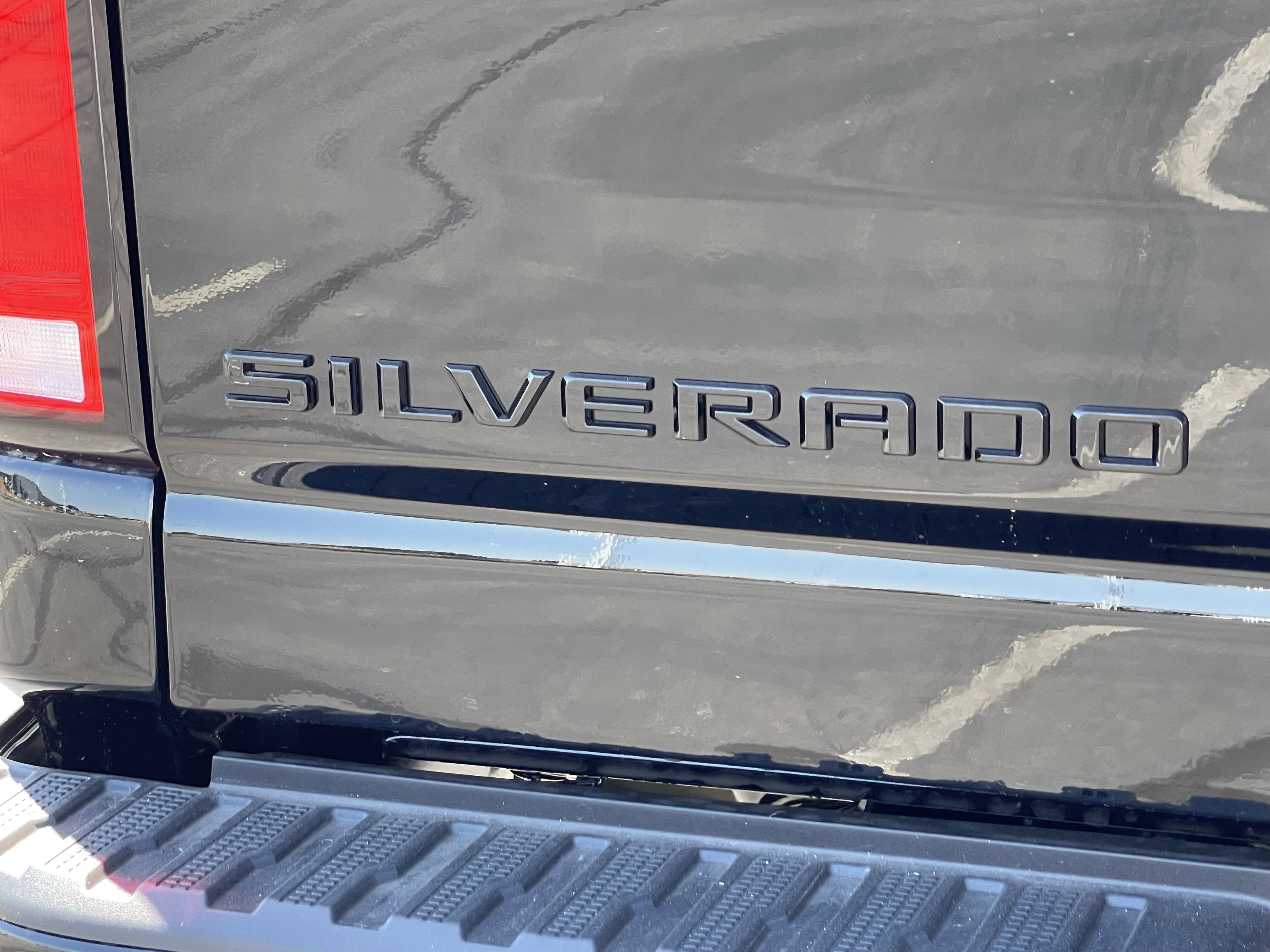 2025 Chevrolet Silverado 2500HD High Country photo 3