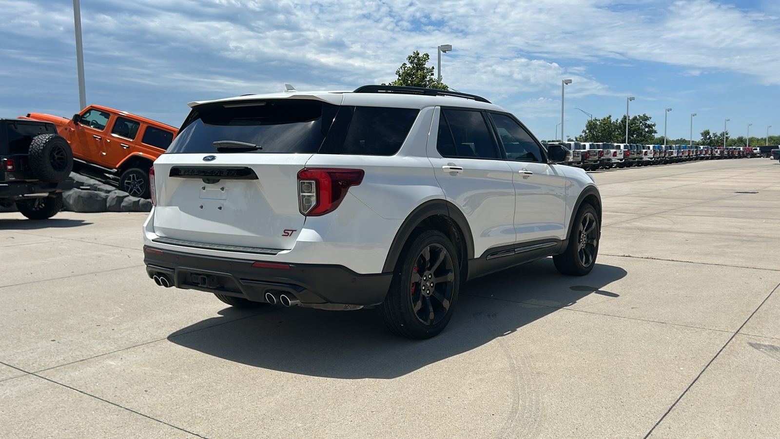 2020 Ford Explorer ST photo 2