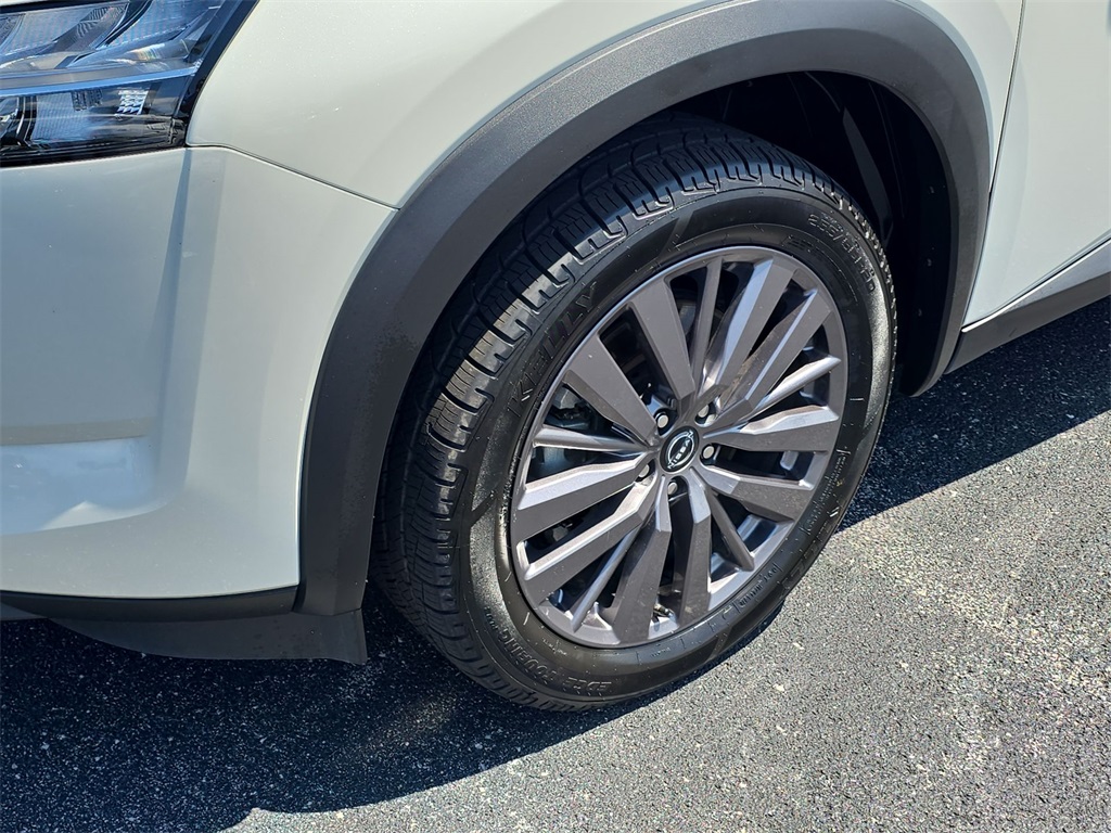 2023 Nissan Pathfinder SL photo 15