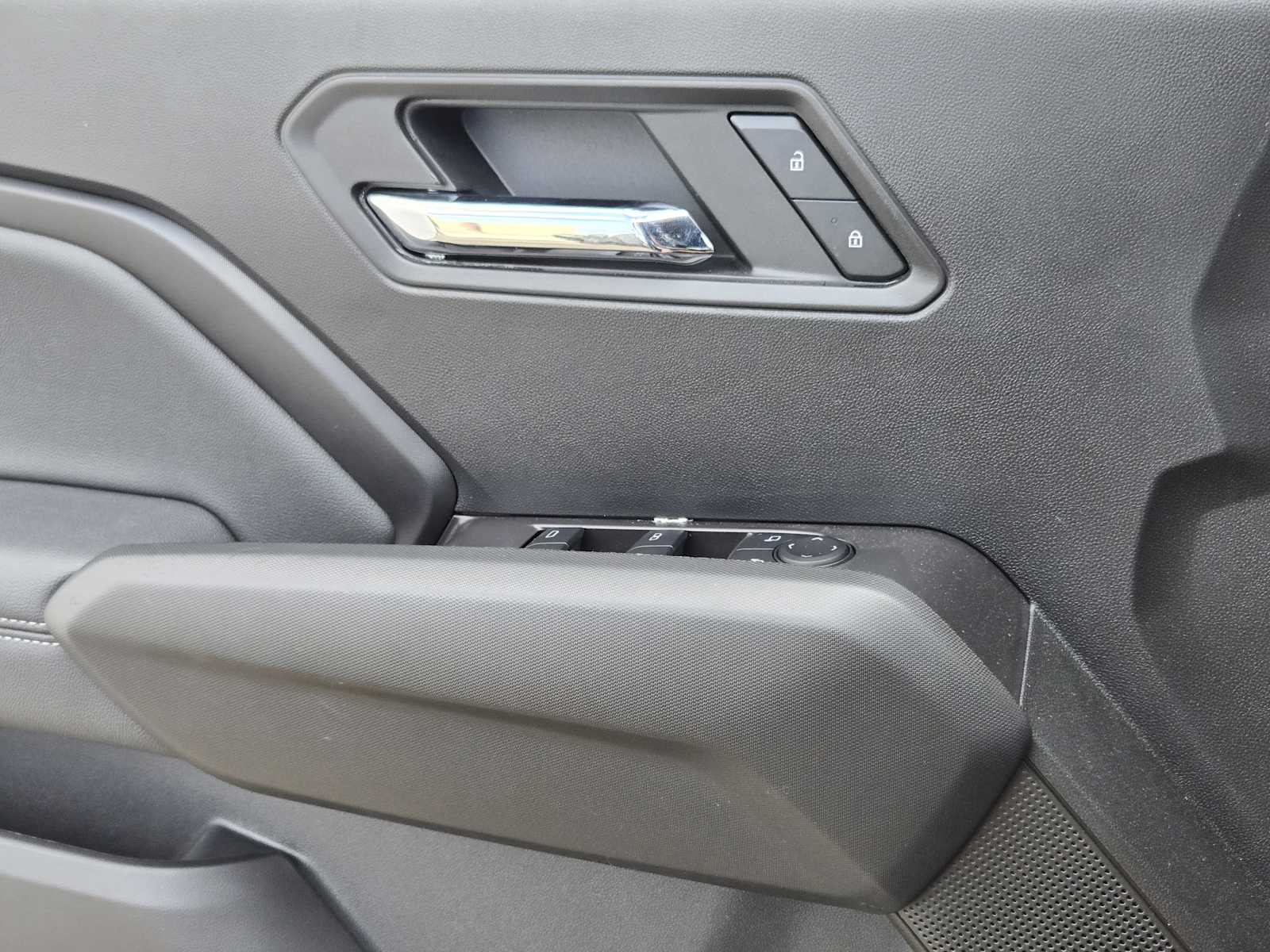 New 2025 Onyx Black GMC Elevation image 15