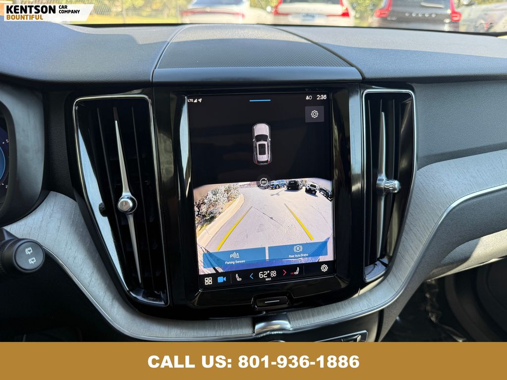 2025 Volvo XC60 B5 Plus photo 25