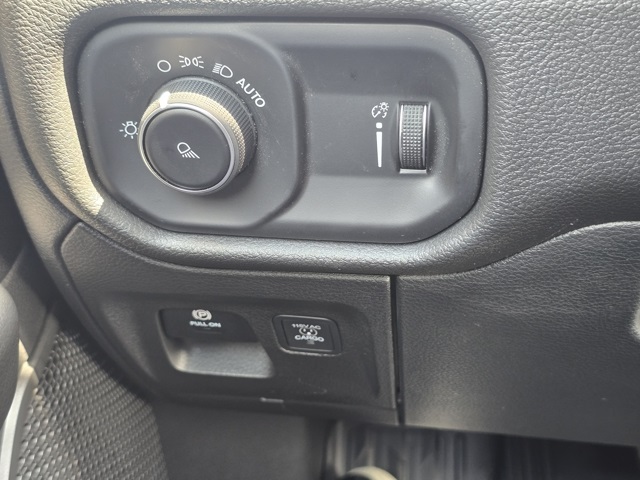 2026 Ram 1500 Tradesman photo 9