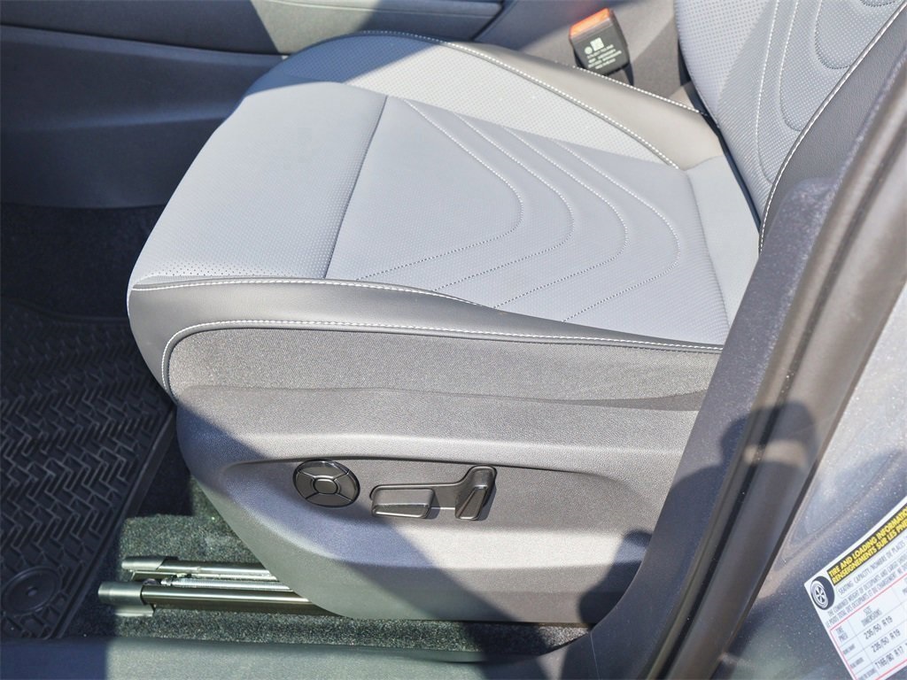 2025 Volkswagen Tiguan SE photo 11