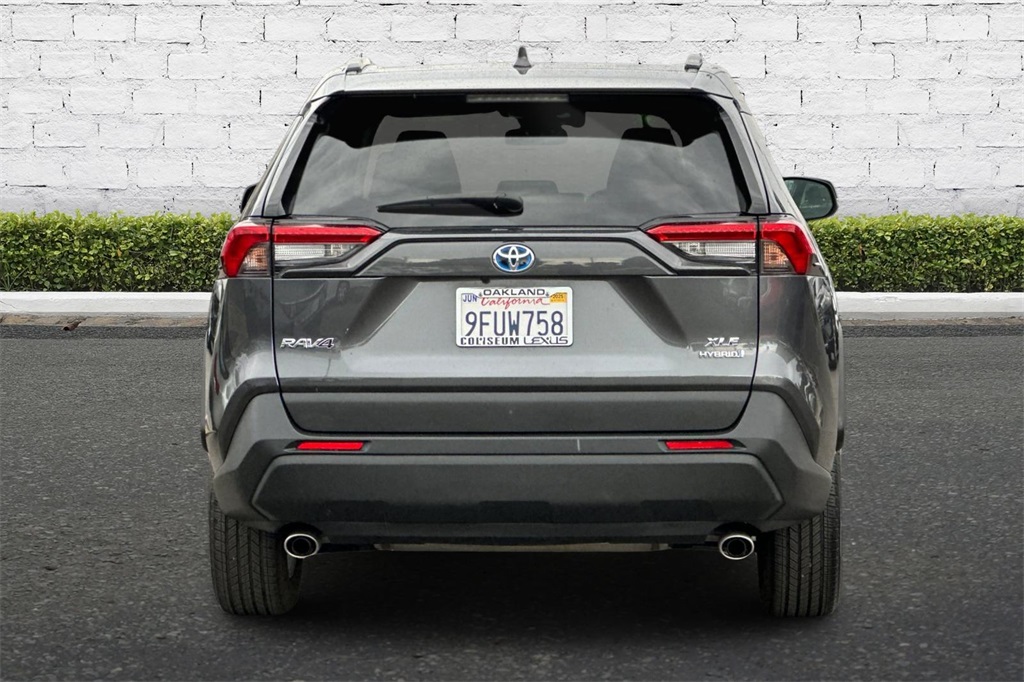 2020 Toyota RAV4 Hybrid XLE photo 4