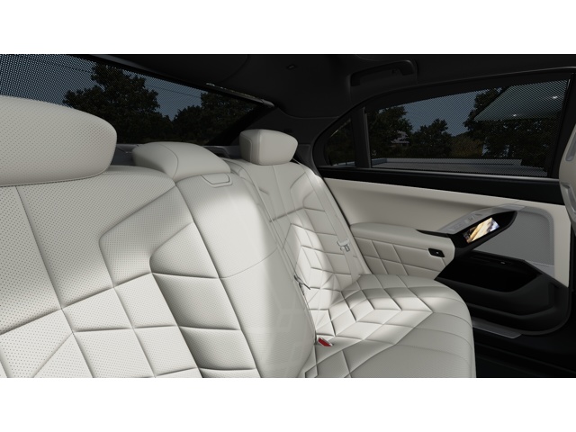 2026 Bmw 750e photo 12