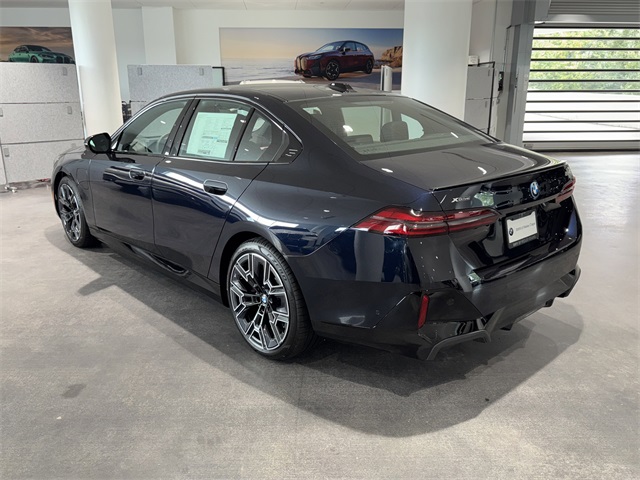 2026 Bmw 550e xDrive photo 5