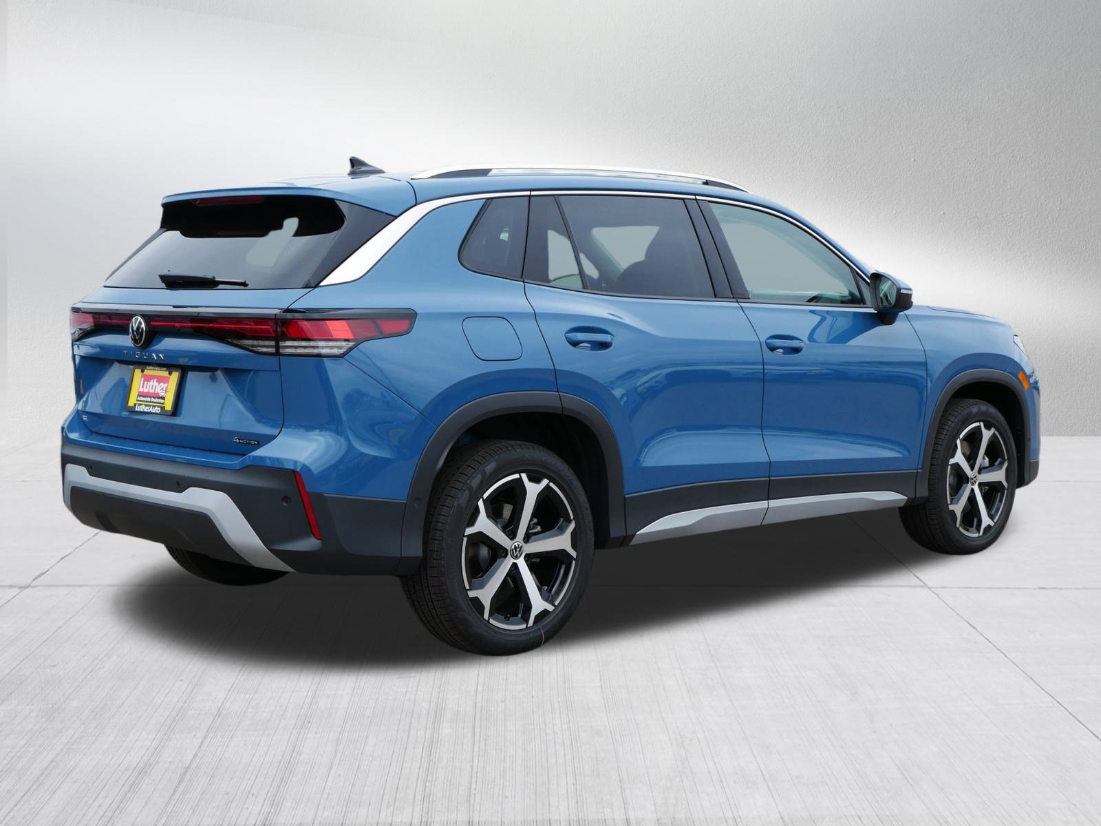 2026 Volkswagen Tiguan SE photo 3