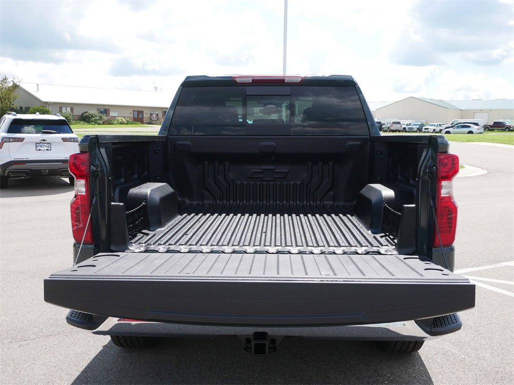 2026 Chevrolet Silverado 1500 LT photo 4