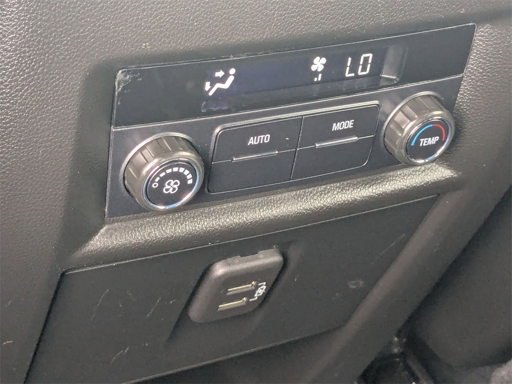 2022 Chevrolet Traverse Cloth 1LT photo 24