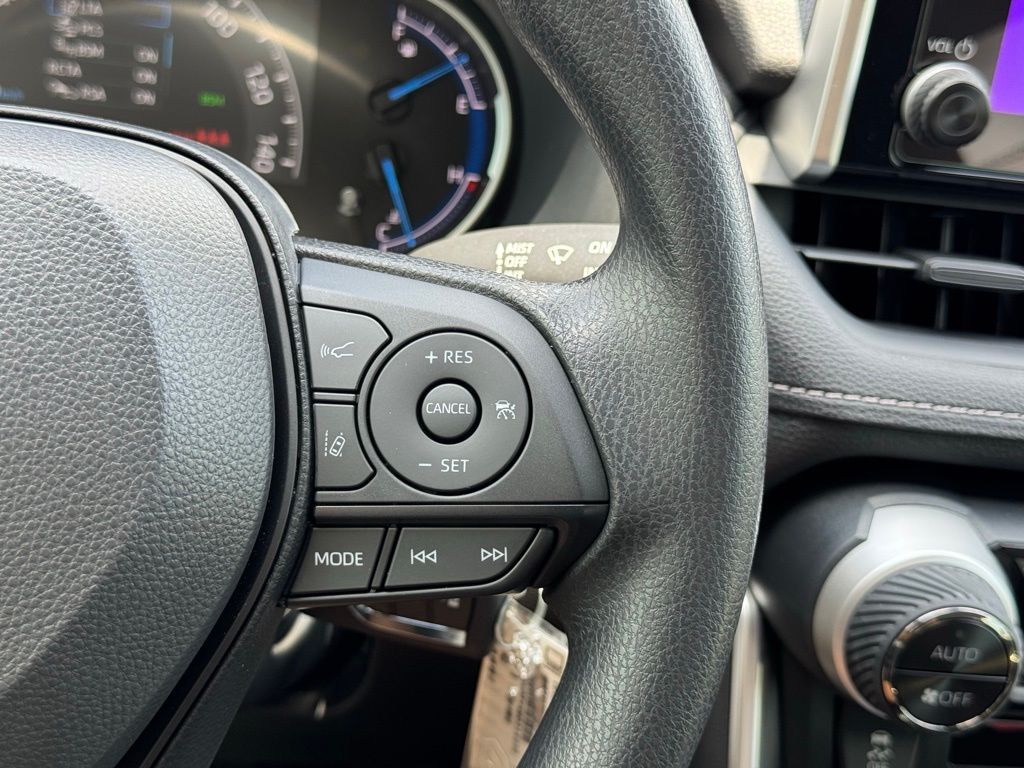 2025 Toyota RAV4 Hybrid LE photo 20