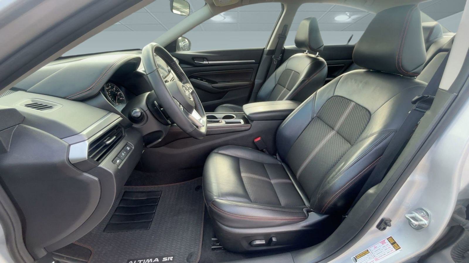 2023 Nissan Altima 2.5 SR photo 5