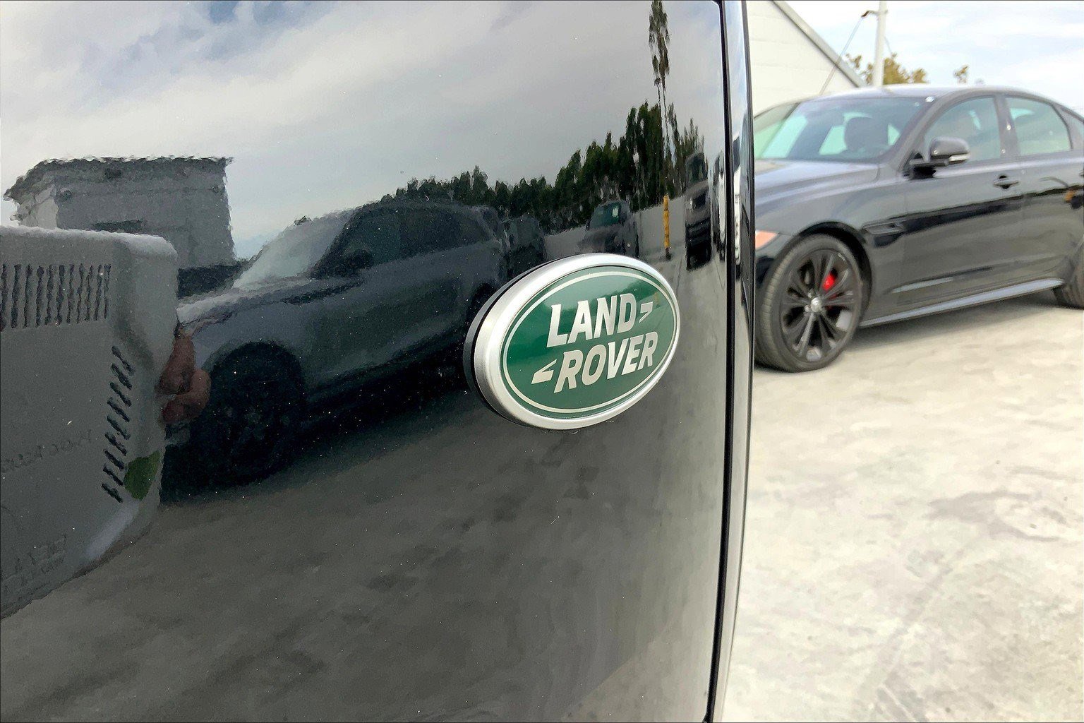 2023 Land Rover Range Rover SE photo 4
