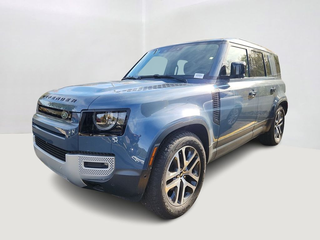 2025 Land Rover Defender S's photo