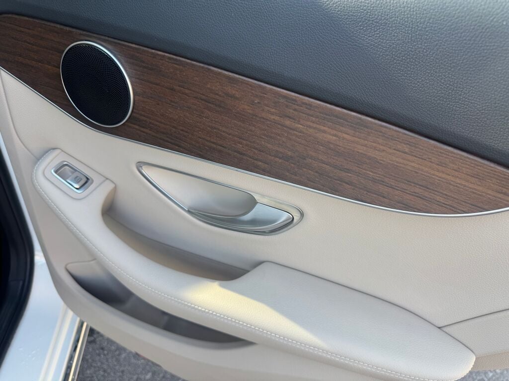2020 Mercedes Benz C 300 4MATIC Sedan photo 19