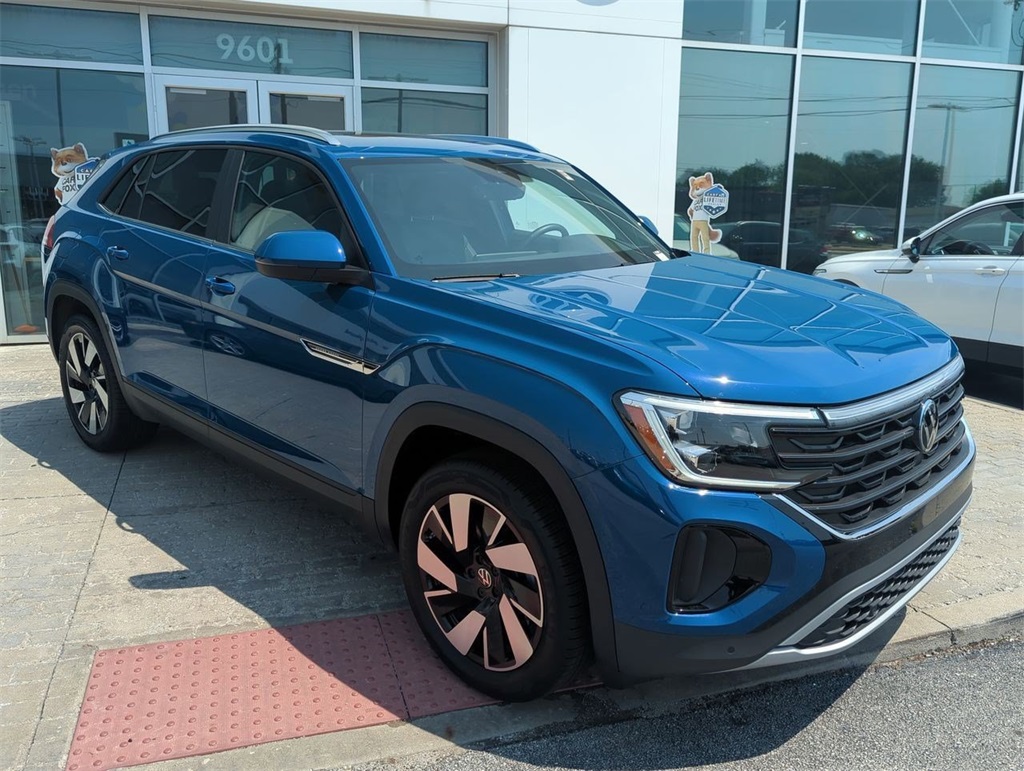 2025 Volkswagen Atlas Cross Sport SEL R-Line photo 2