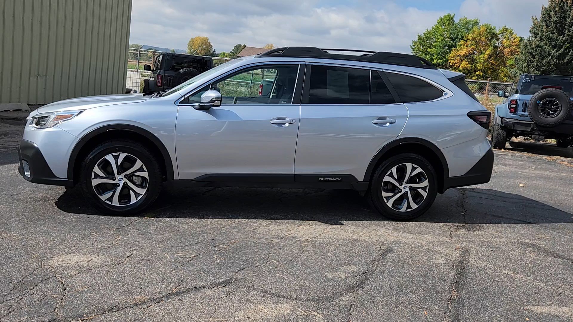 2021 Subaru Outback Limited XT photo 3