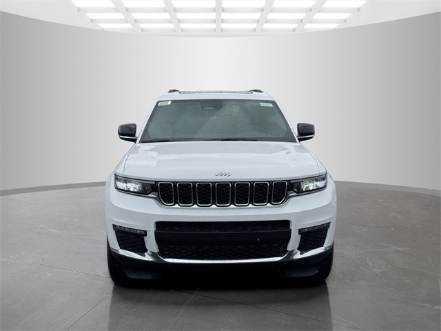 2025 Jeep Grand Cherokee Limited photo 2