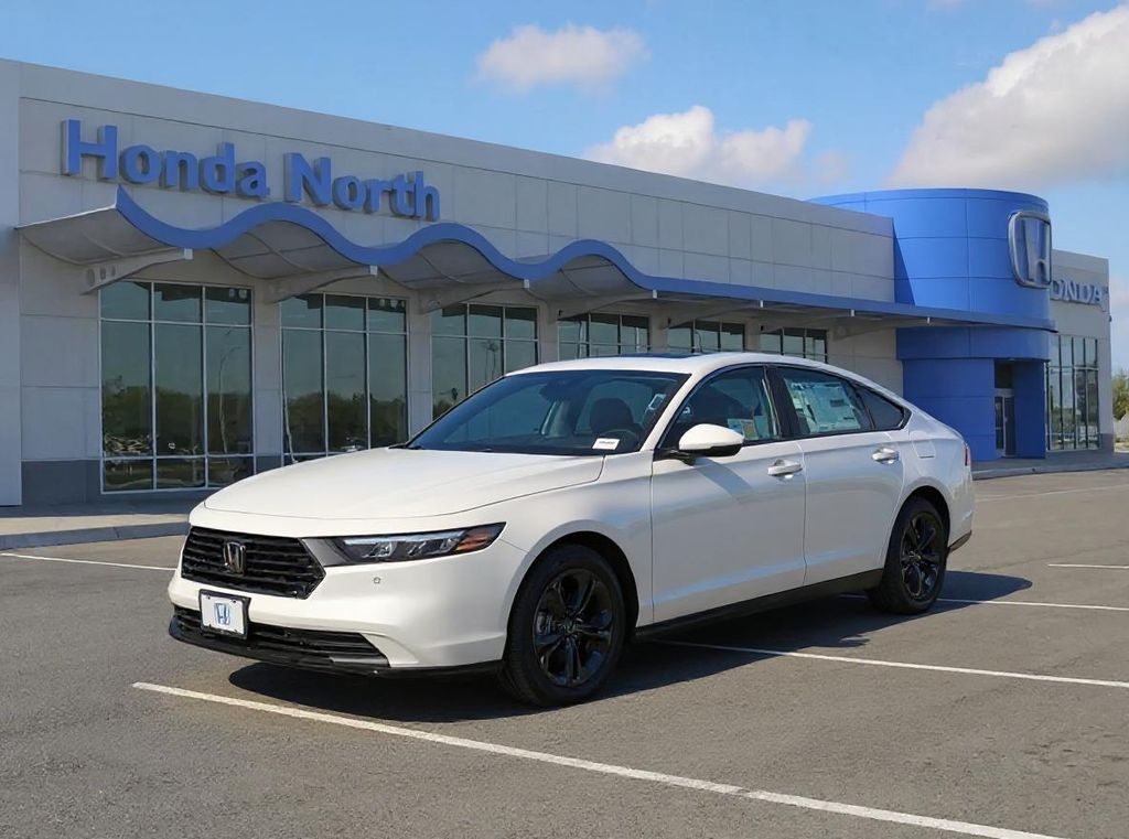 2025 Honda Accord Hybrid EX-L's photo