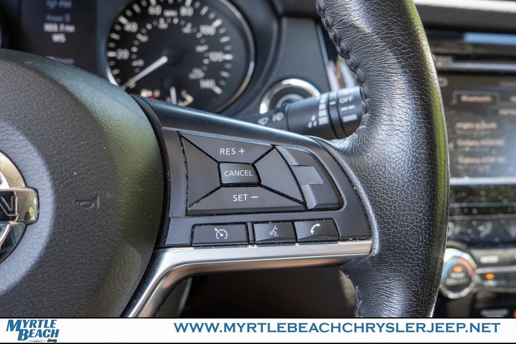 2019 Nissan Rogue SV photo 23