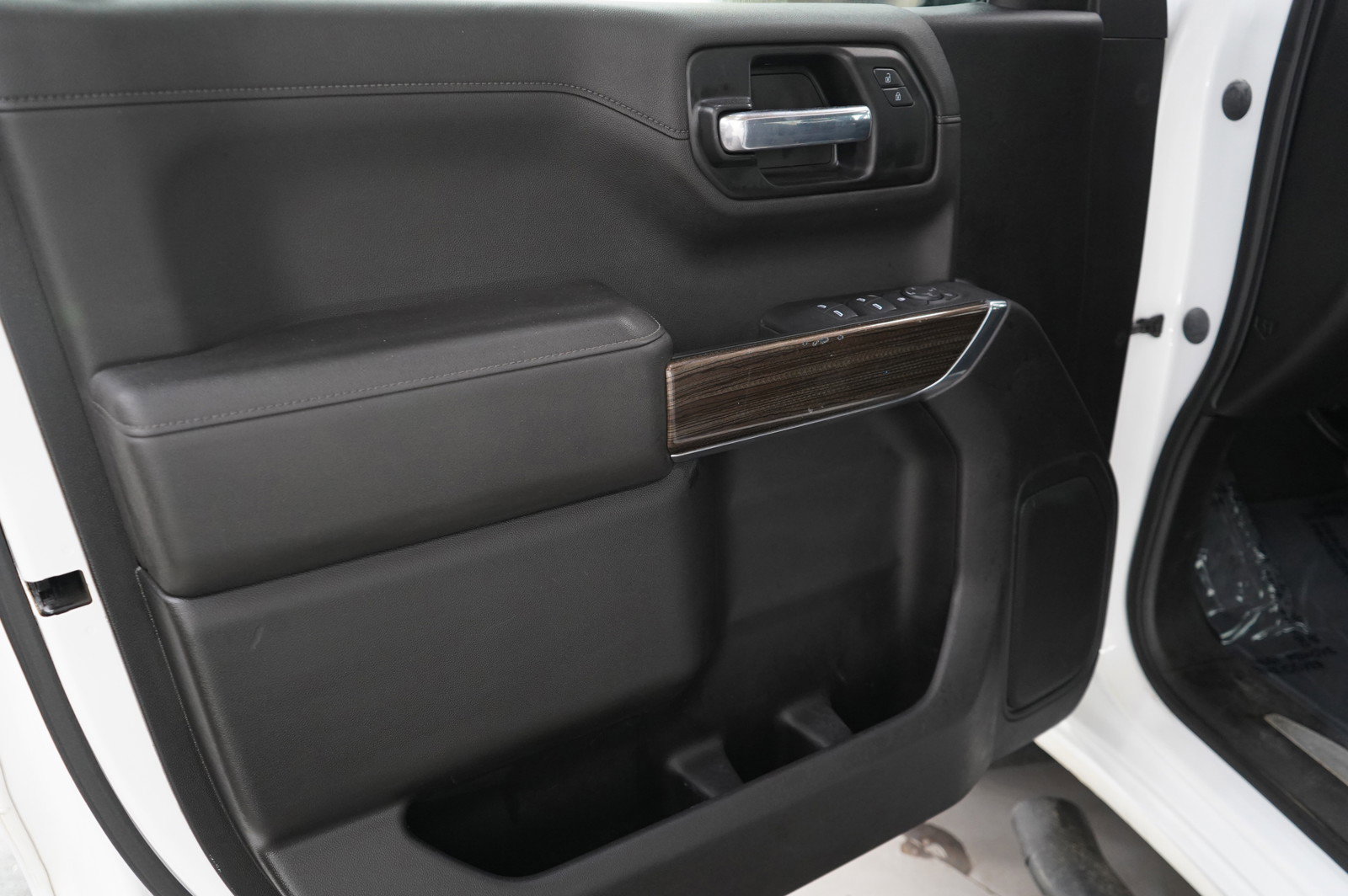 2021 Chevrolet Silverado 1500 LT photo 25
