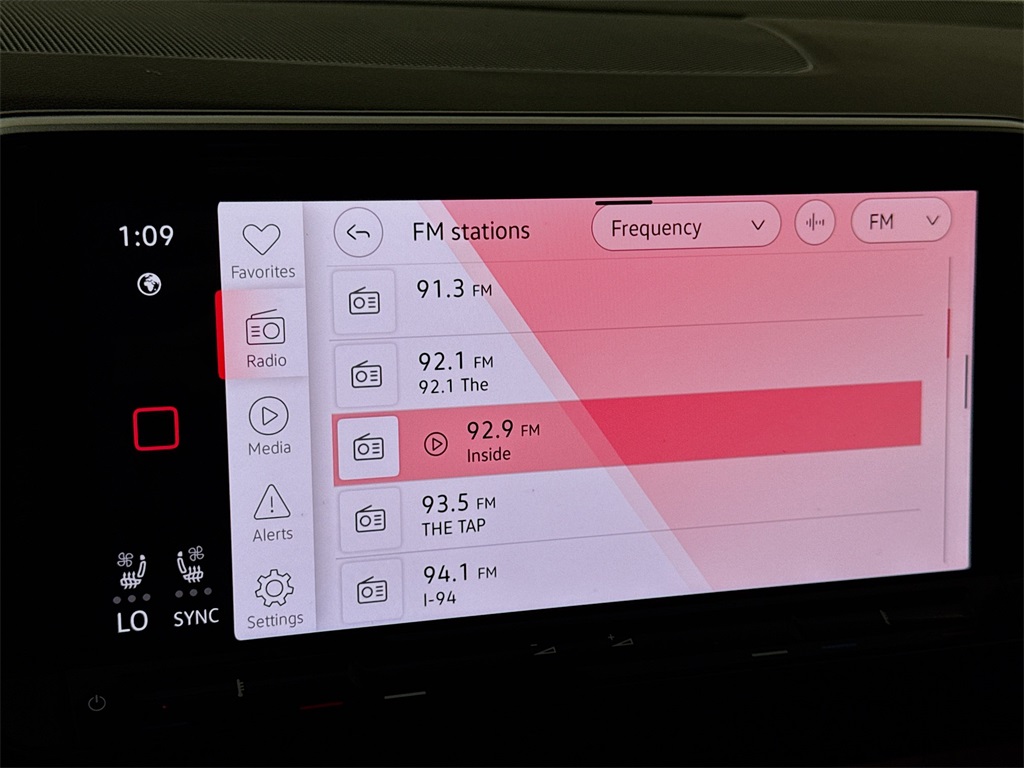 2025 Volkswagen Atlas Peak Edition SE photo 30