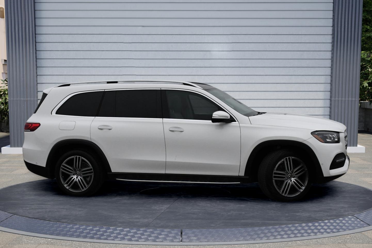 2021 Mercedes Benz GLS 450 4MATIC photo 2