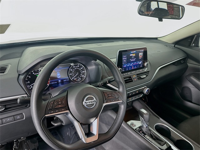 2024 Nissan Sentra SV photo 13