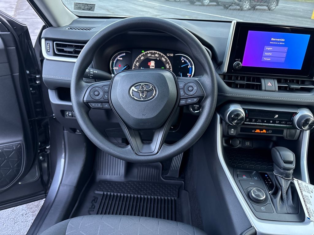 2025 Toyota RAV4 Hybrid XLE photo 13