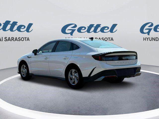 2025 Hyundai Sonata SE photo 3