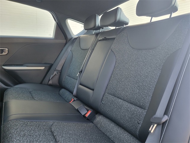 2025 Kia K4 GT-Line photo 12