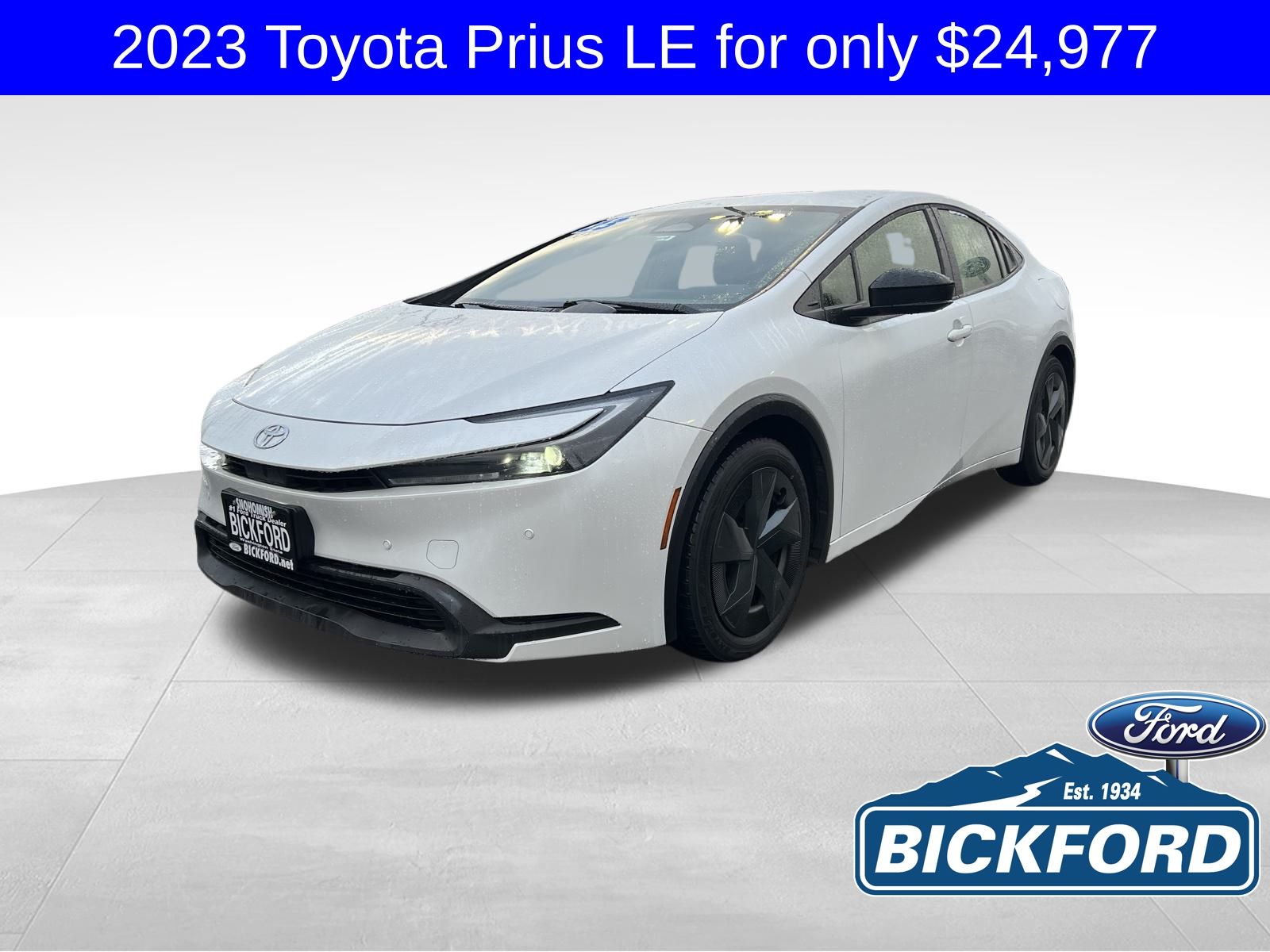 2023 Toyota Prius LE's photo