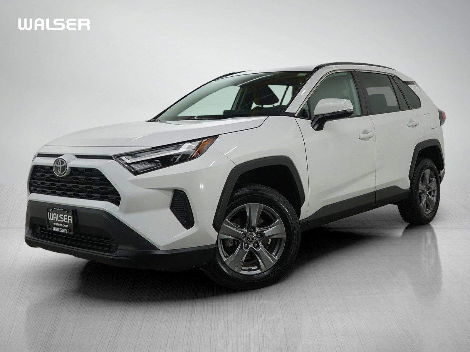 2024 Toyota RAV4 XLE's photo