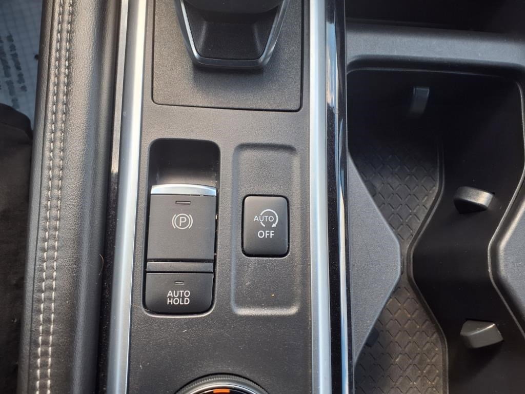 2022 Nissan Pathfinder Platinum photo 23