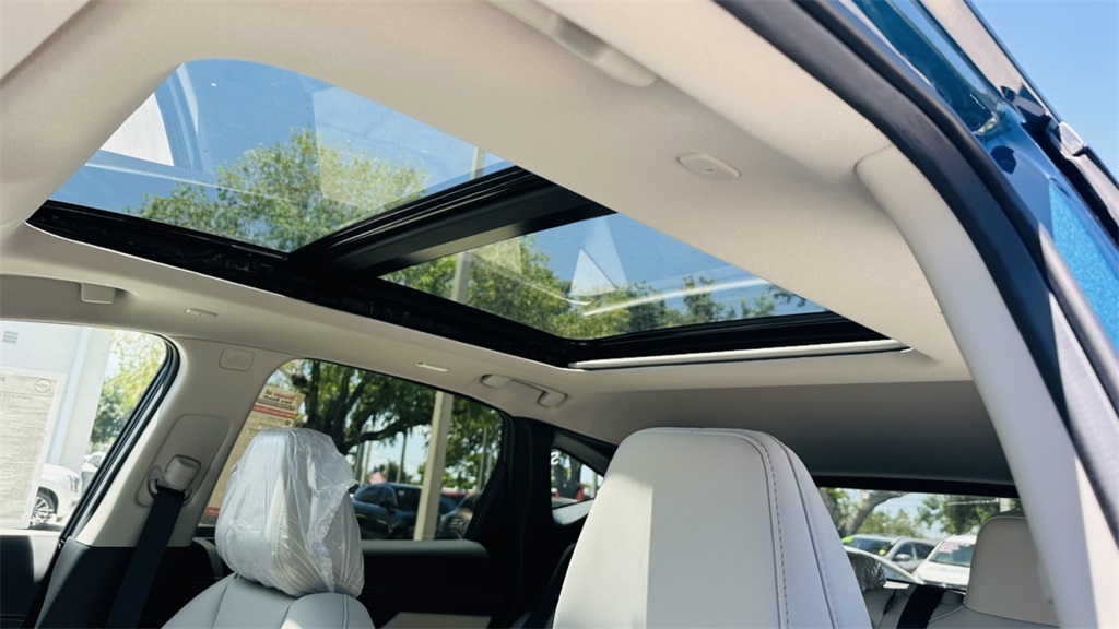 2025 Nissan Murano SL photo 14