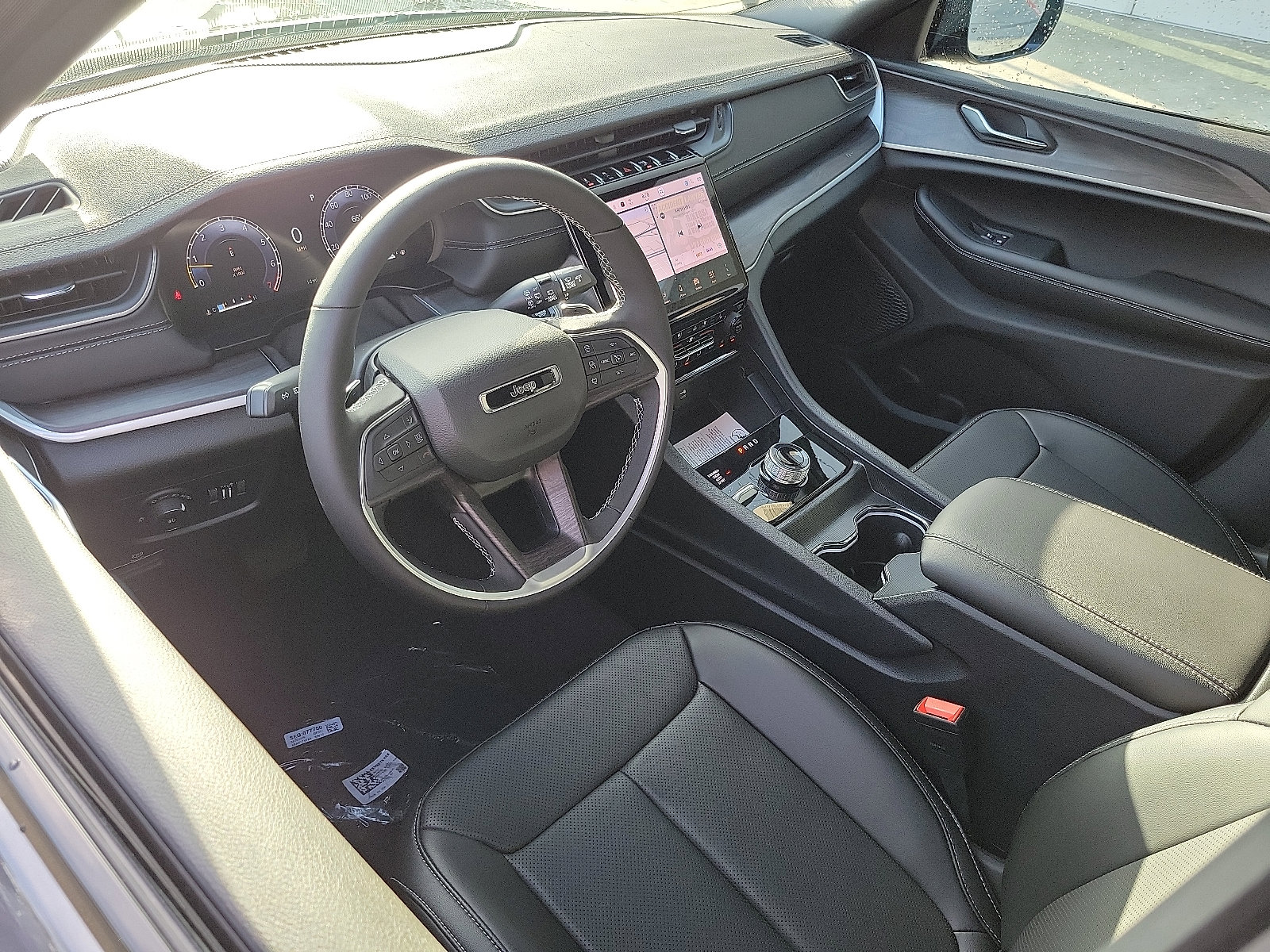2025 Jeep Grand Cherokee L photo 2