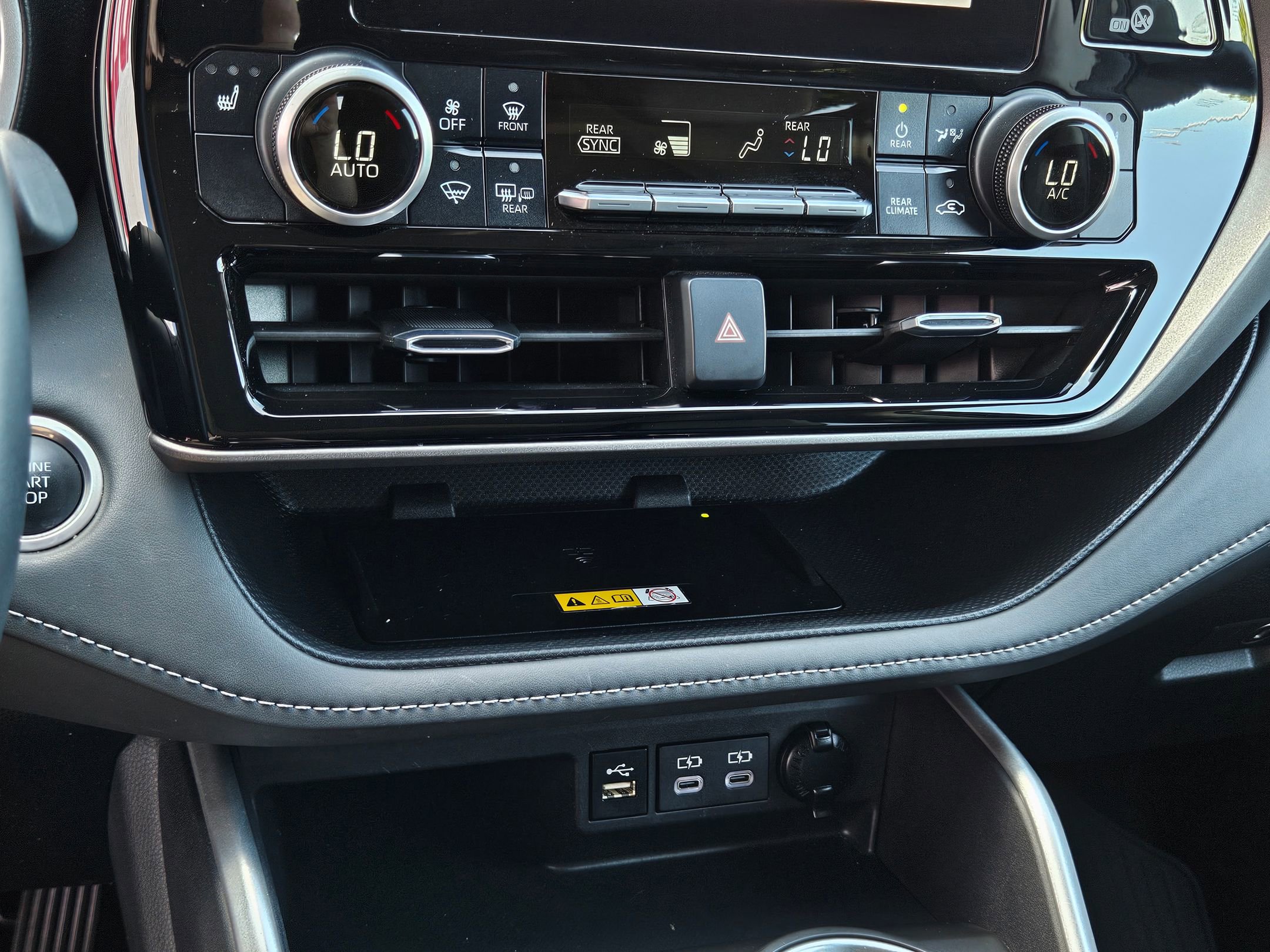 2024 Toyota Highlander XLE photo 30