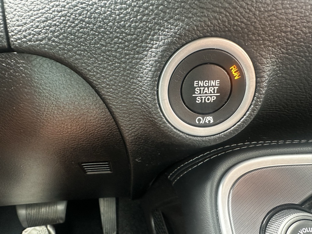 2021 Dodge Challenger SXT photo 9