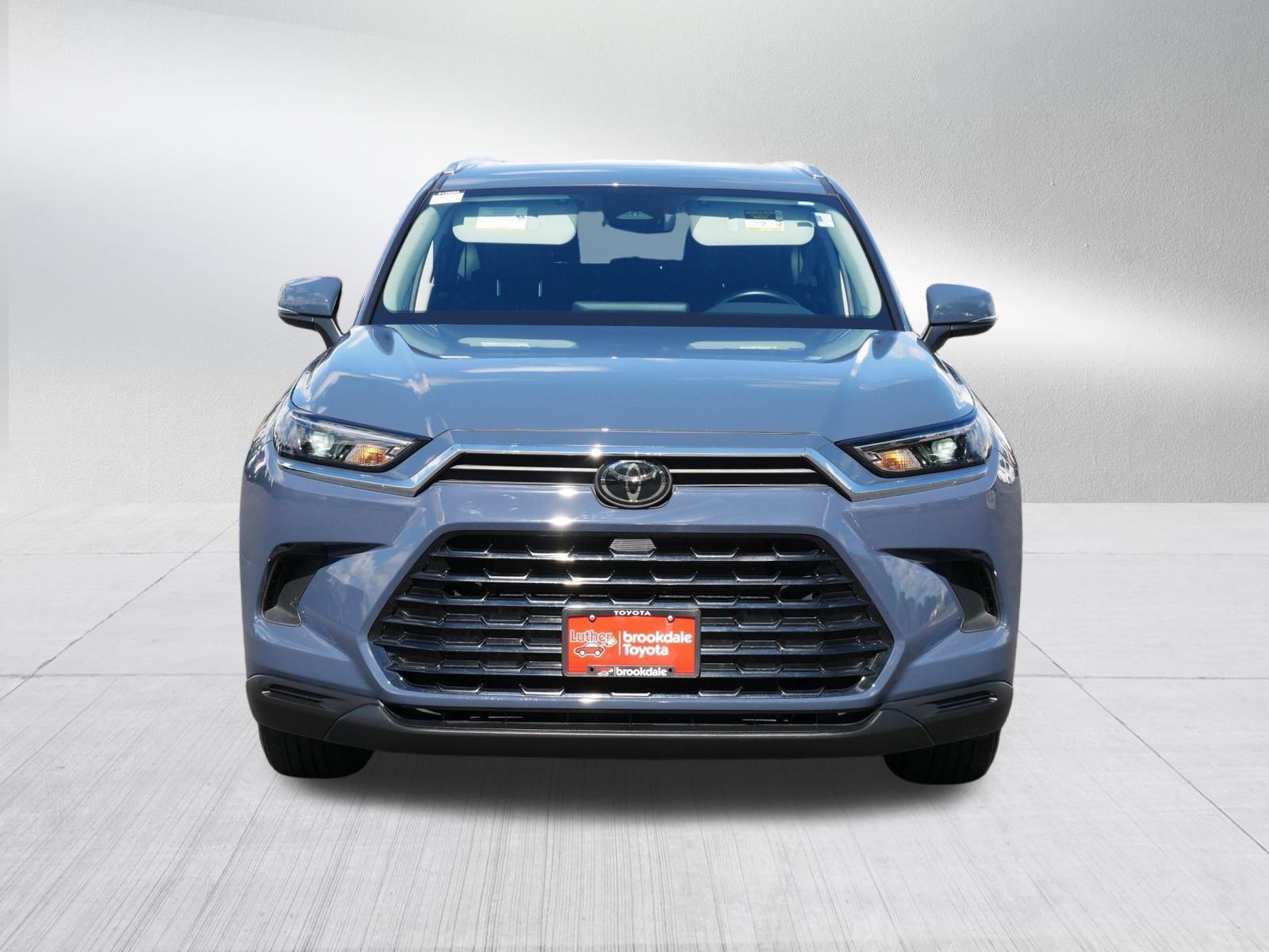 Certified 2024 Toyota Grand Highlander XLE with VIN 5TDAAAB51RS030652 for sale in Brooklyn Center, Minnesota