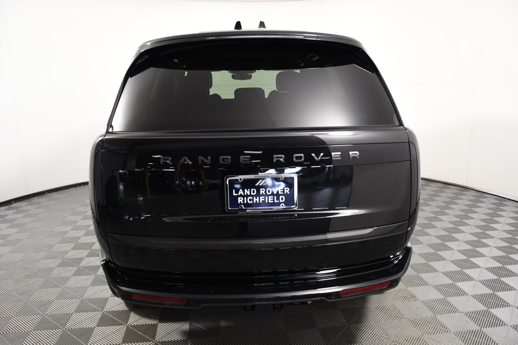 2025 Land Rover Range Rover SE photo 5