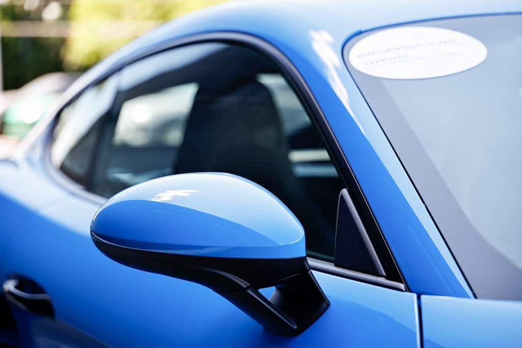 2025 Porsche Cayman photo 18