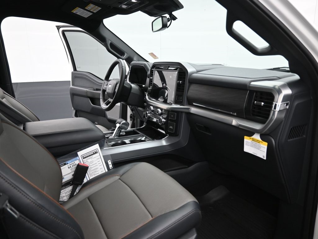 2025 Ford F-150 Lariat photo 25